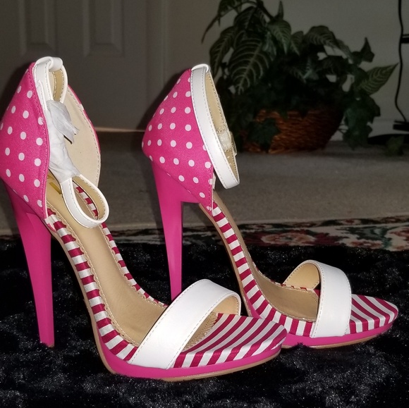 Heels - Picture 5 of 7